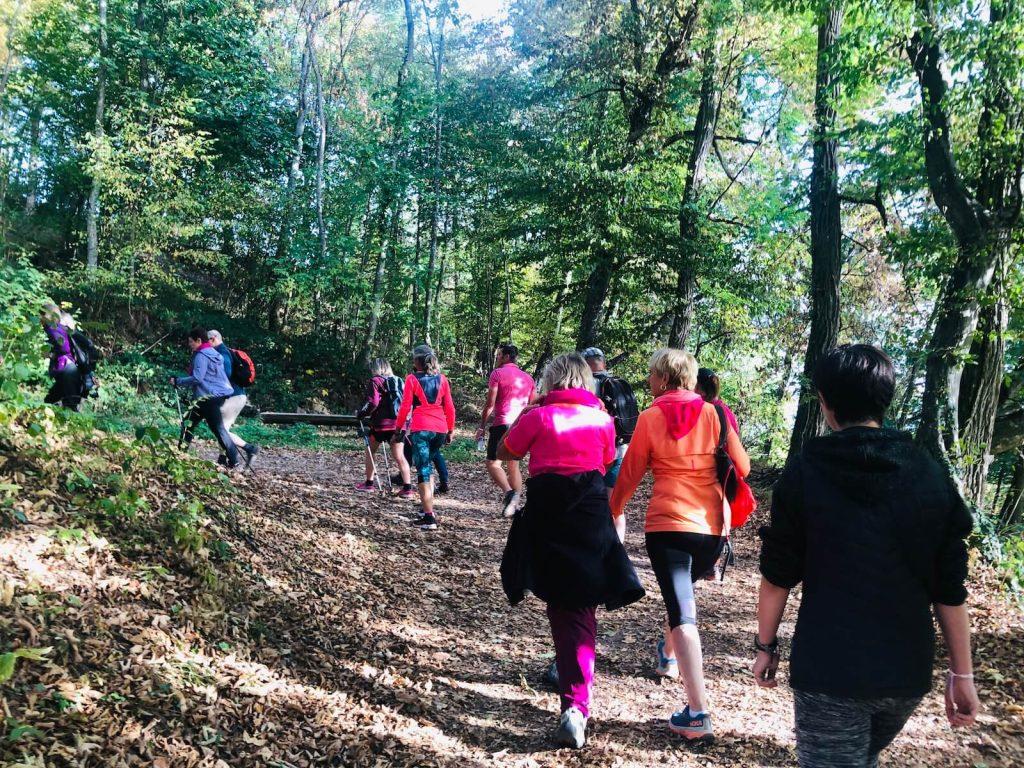 Marche de l'Amazone à Orbey octobre rose